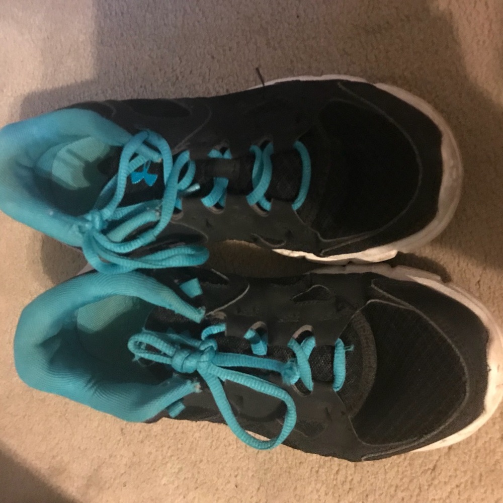 Under armour tennis shoes